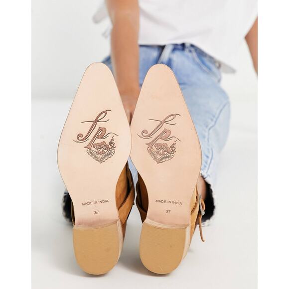 Free People Back Loop Heeled Ankle Boots Leather Slip On Pointed Toe Tan Sz 39.5 - Picture 5 of 16